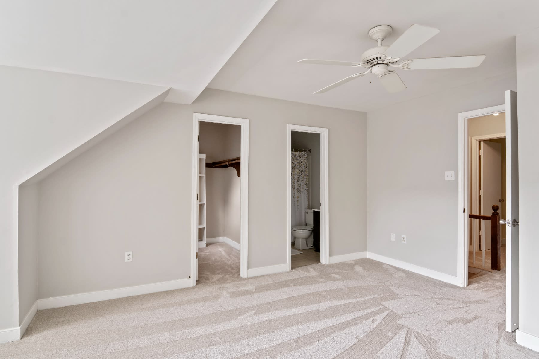 812 Roehampton Court