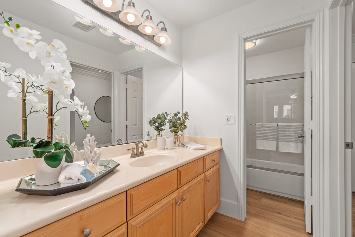 3980 8th Ave, Unit 111