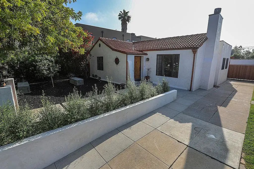 826 S Citrus Ave
