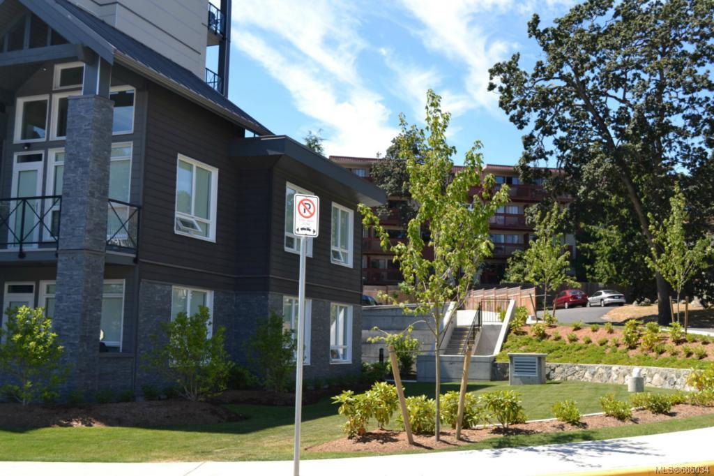 501-924 Esquimalt Rd