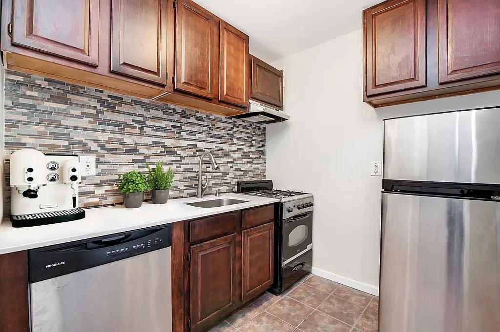 1240 Bedford Ave #2E