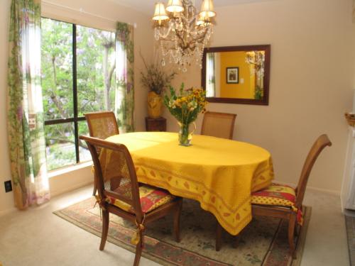 4425 Whitsett Ave 219