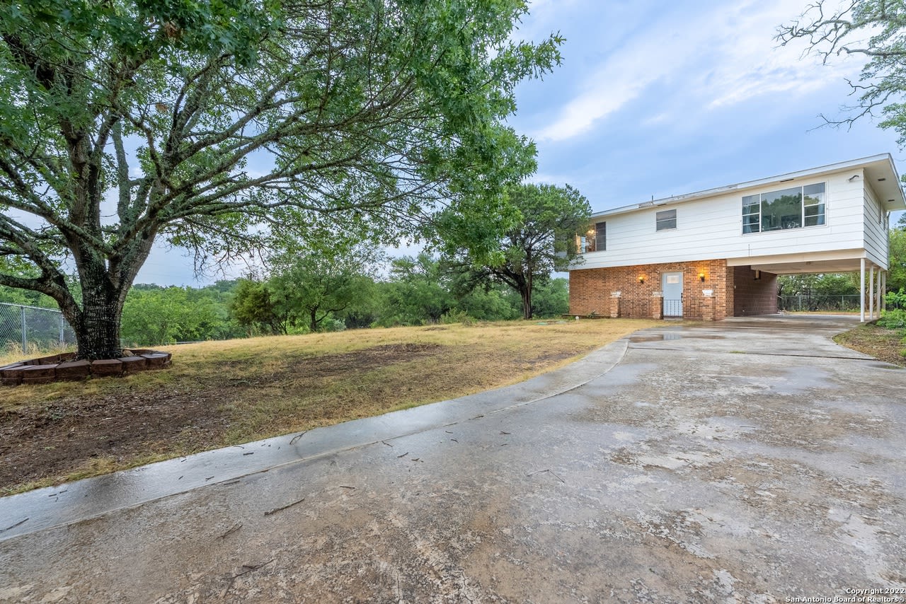 3140 Westview Dr