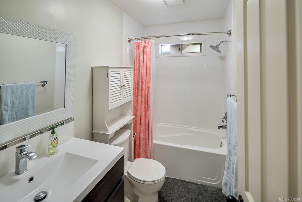 1366 Charles Pl