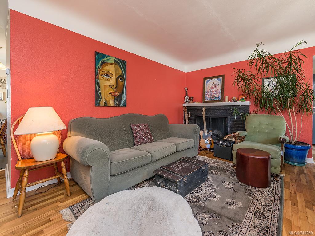 2665 Roseberry Ave