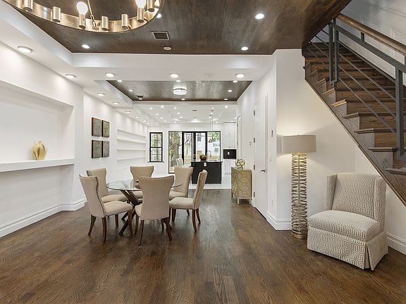 1085 Hancock St.
