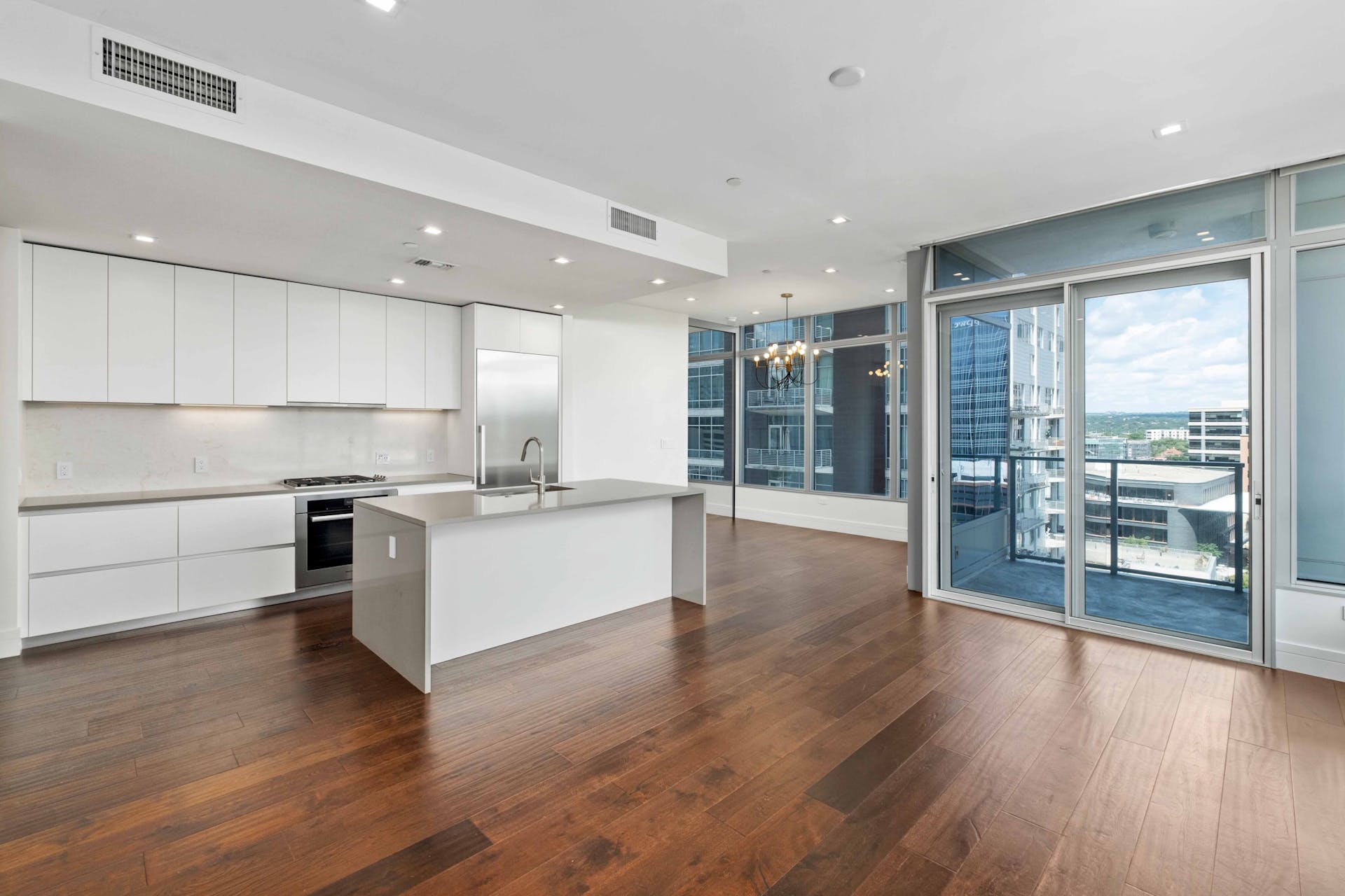501 West Ave #1004