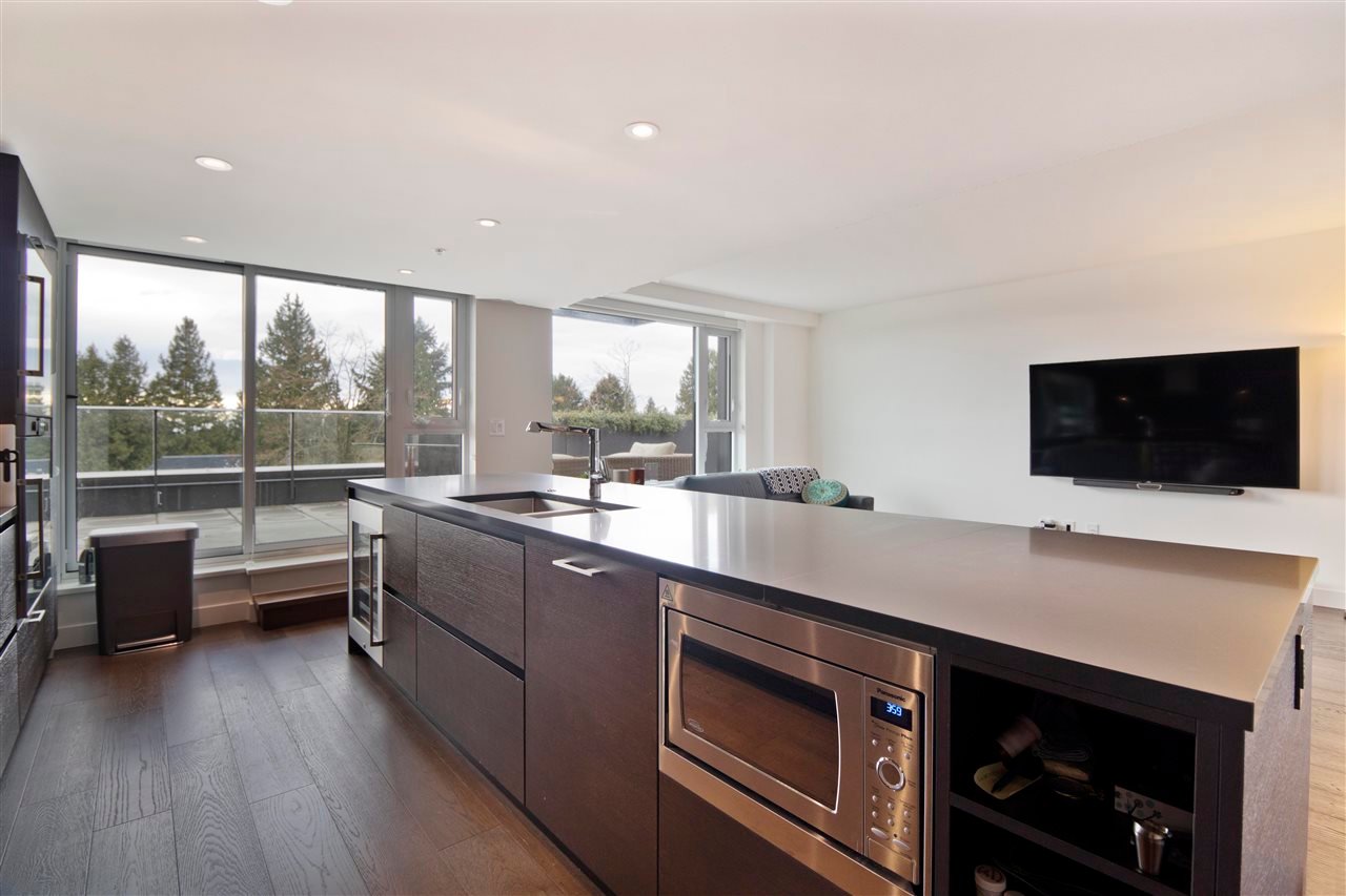 607-7228 Adera St