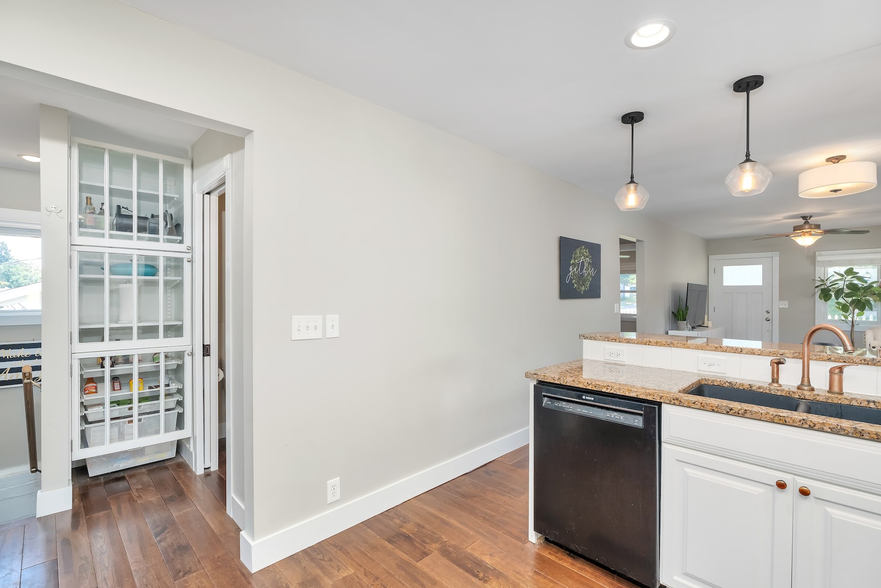 1539 W Dakota Avenue