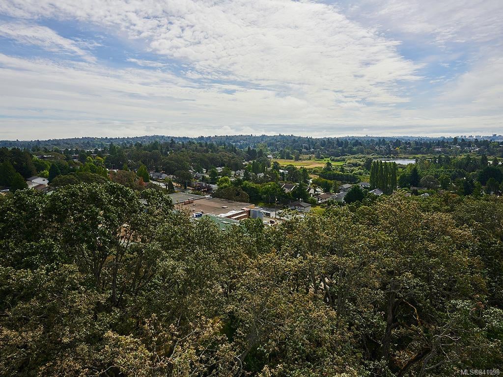 703-4011 Rainbow Hill Lane, Saanich