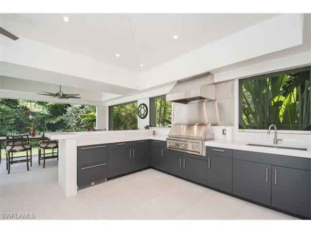 546 S Golf Dr