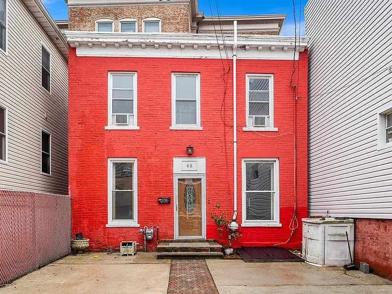 45 Manhattan Ave
