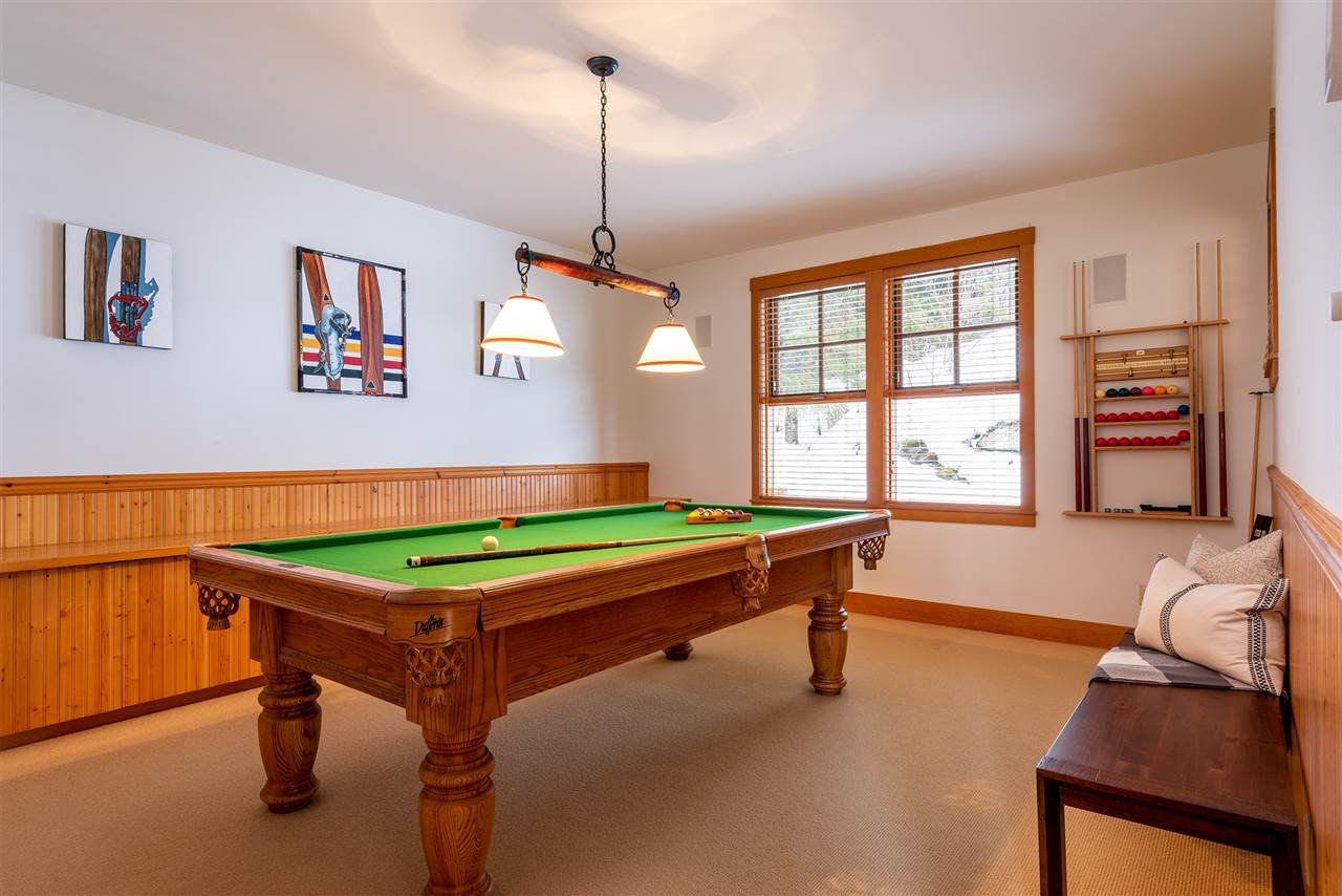 4-4676 Blackcomb Wy