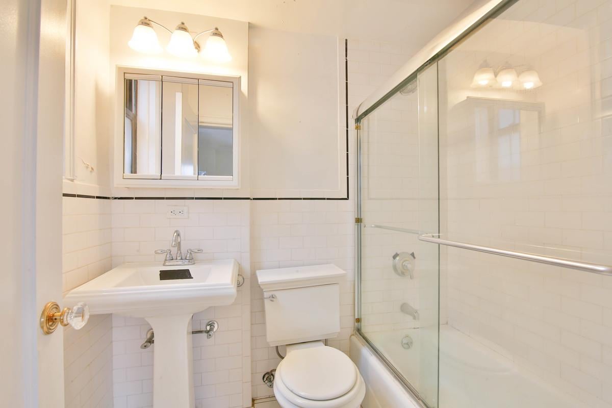 30 East 68th Street, Apt 5-A