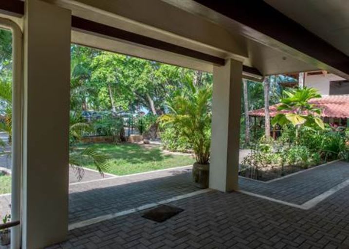 Thriving Commercial Building, Large Rest., New 15 Room Beachfront Hotel, Downtown Dominical