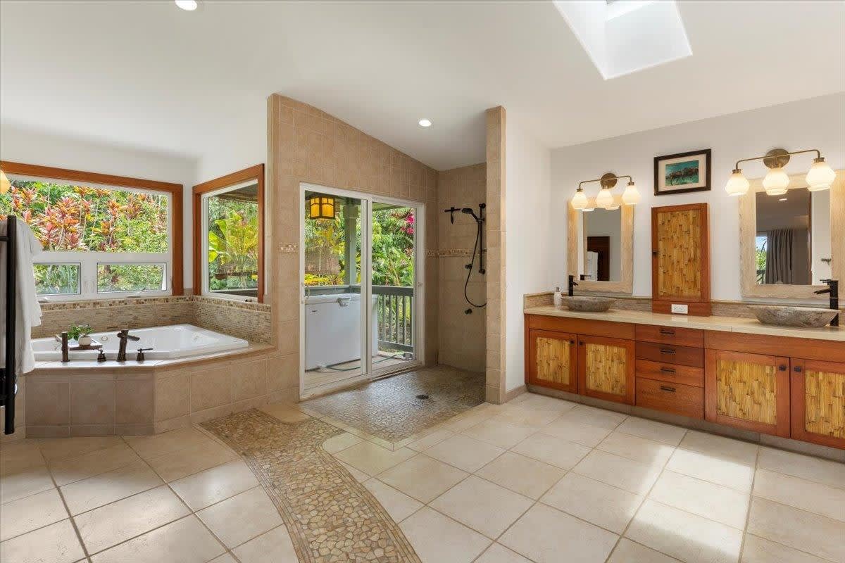 60 Koolau Rd  