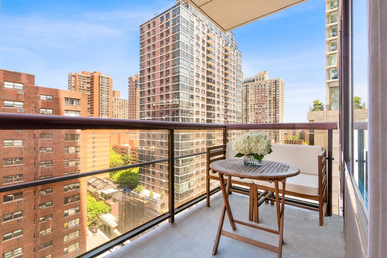 300 East 93rd Street Unit: 17-B