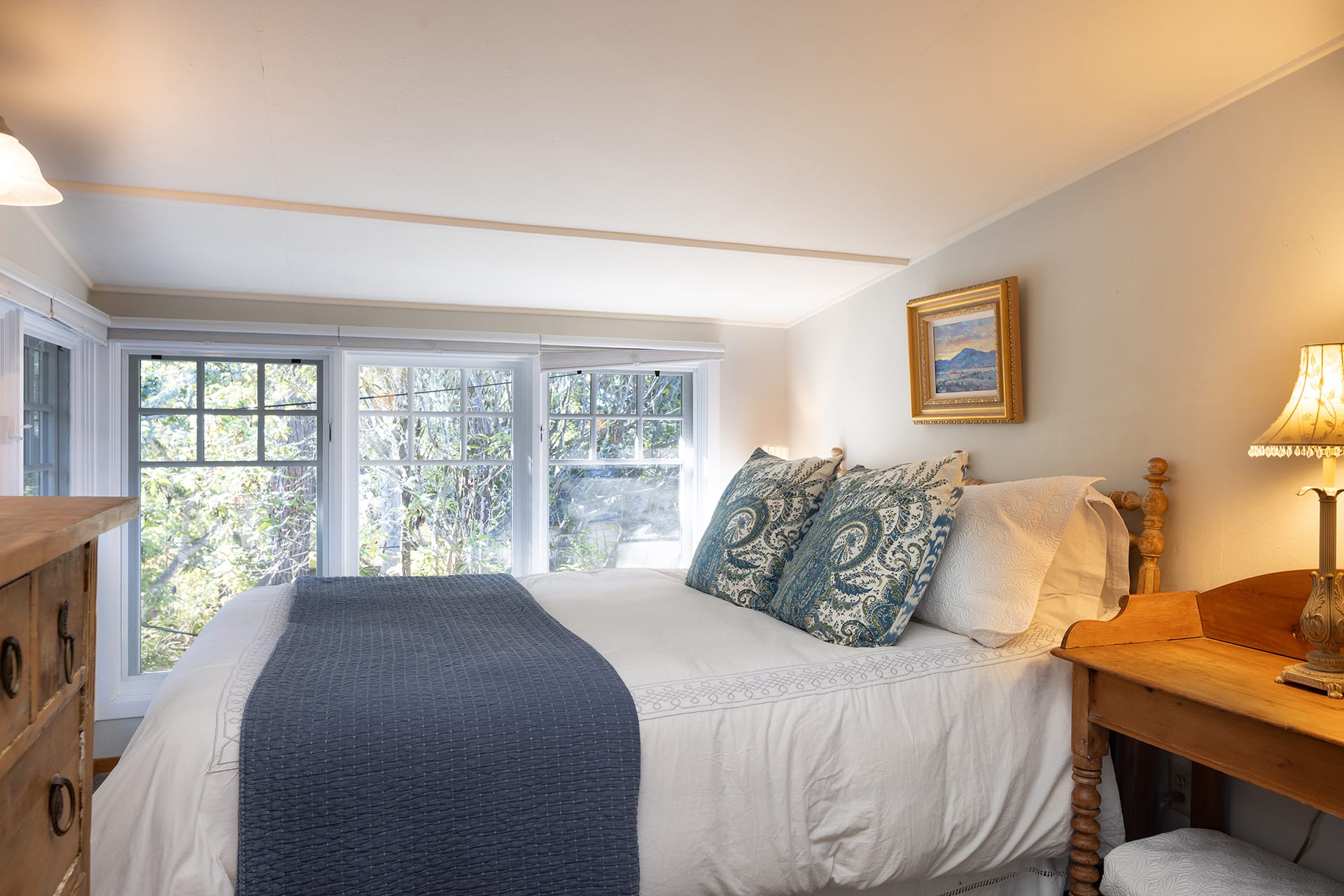 Spacious Carmel Cottage - Monte Verde & 7th SWC