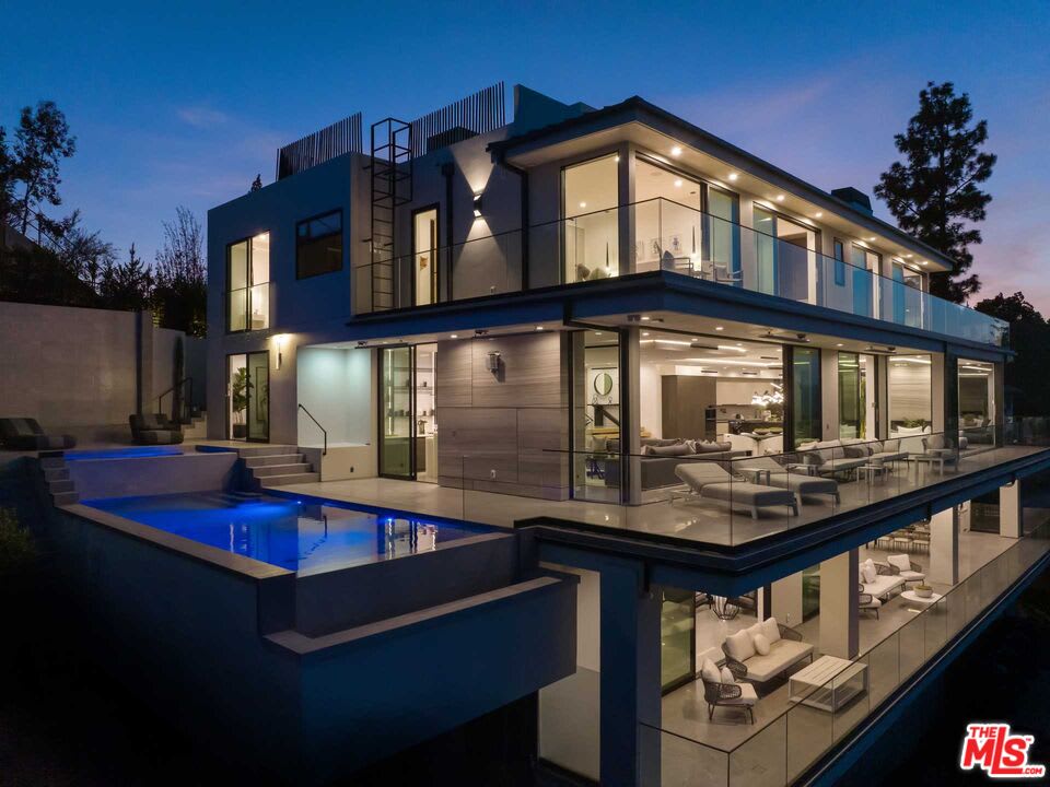 Legacy House