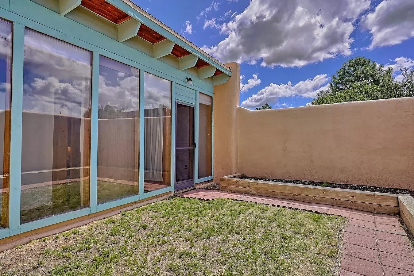 28 Alondra Rd