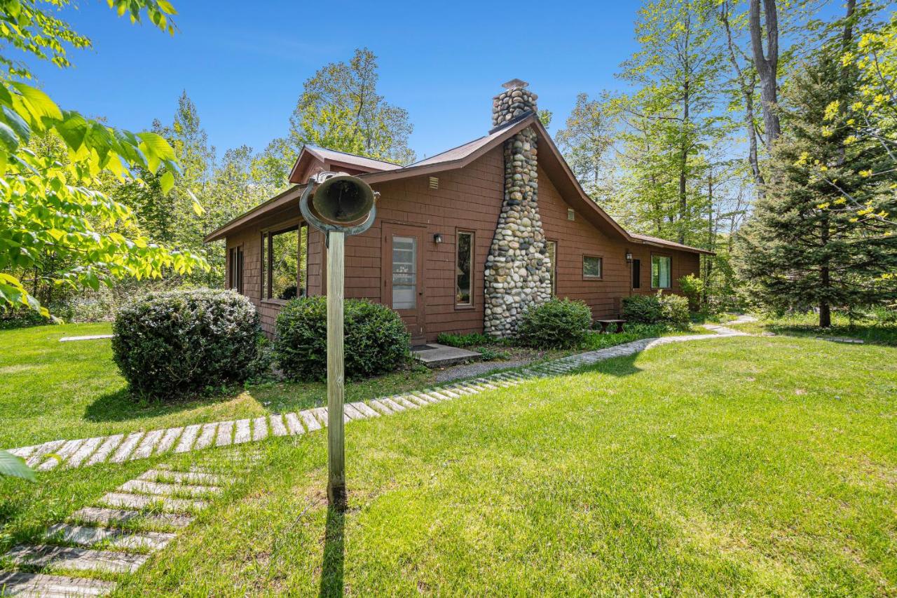 Bricker Cottage | Little Glen Lake, Michigan