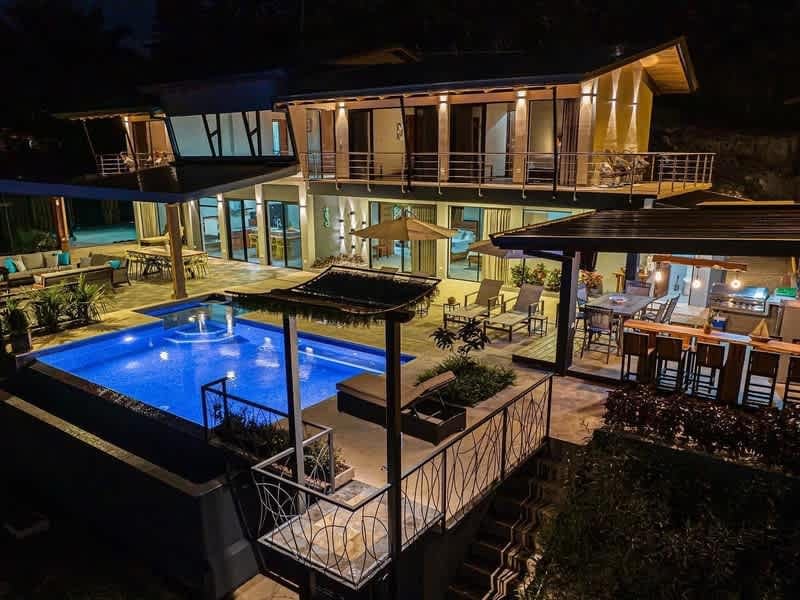  Casa MK, a stunning 5-bedroom Ocean View Home
