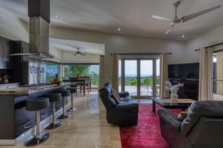 4 Bedroom Ocean View Luxury Villa in Secure Neighborhood