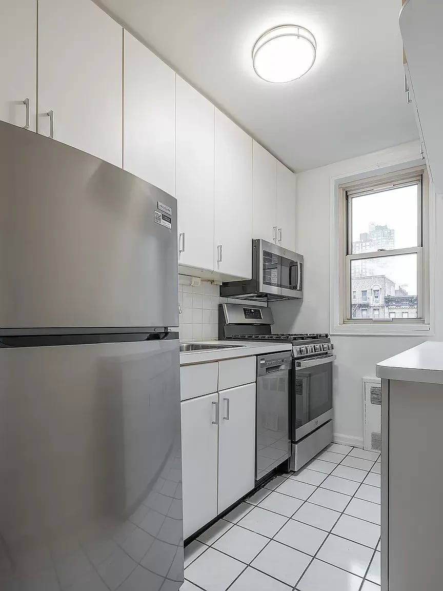 309 E 87th St #5M