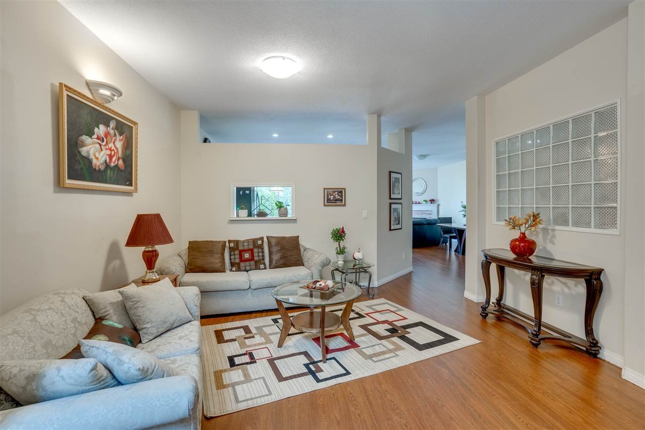 6-14788 105a Ave