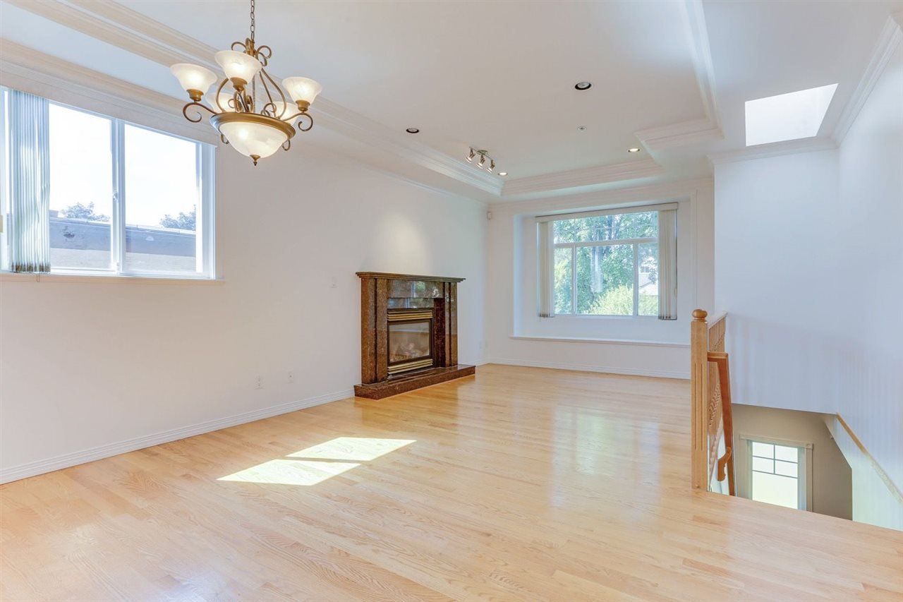 268 E 45th Ave