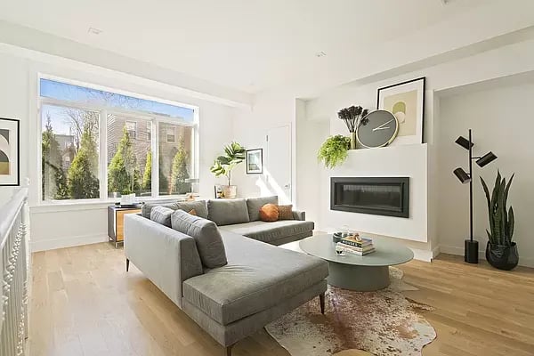 79 Eagle Street Unit: 1L
