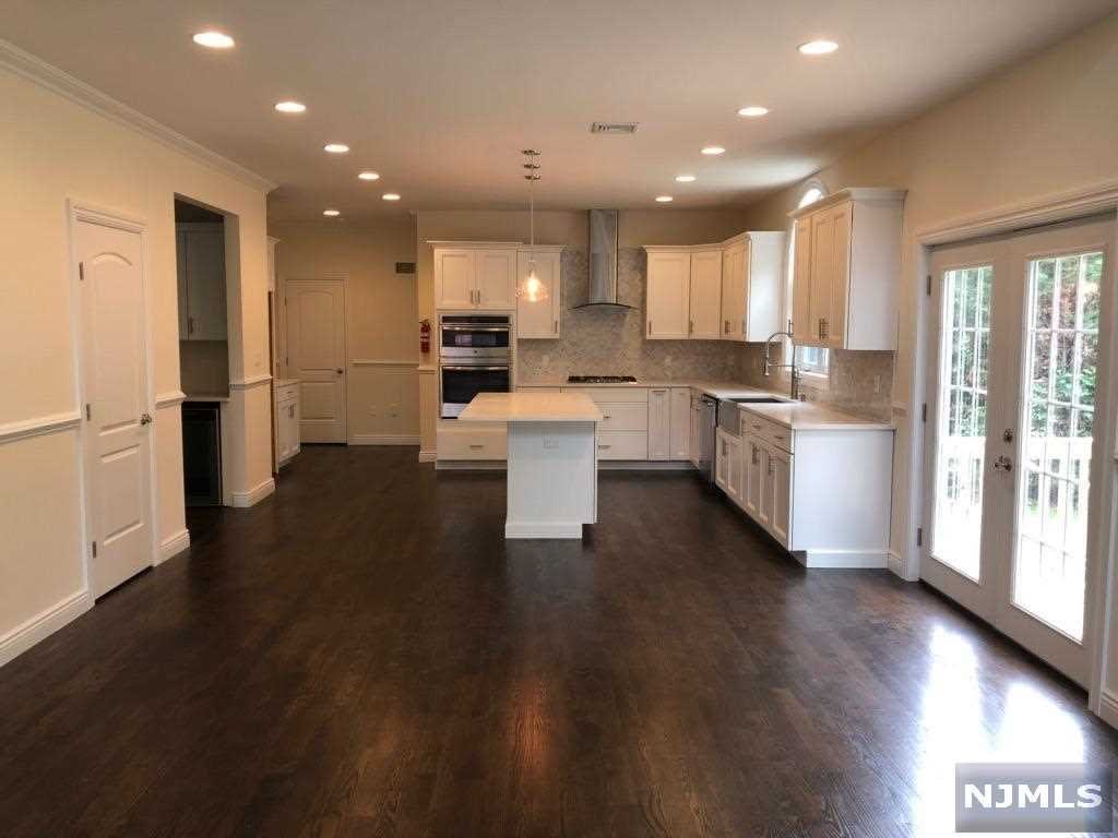 177 Mohawk Dr