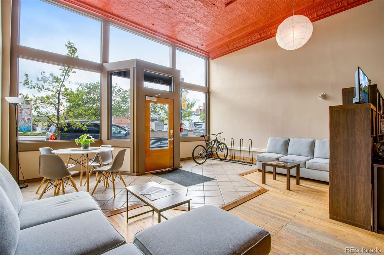 Prime Mixed Use Building: 922 8th Ave - $1.05M