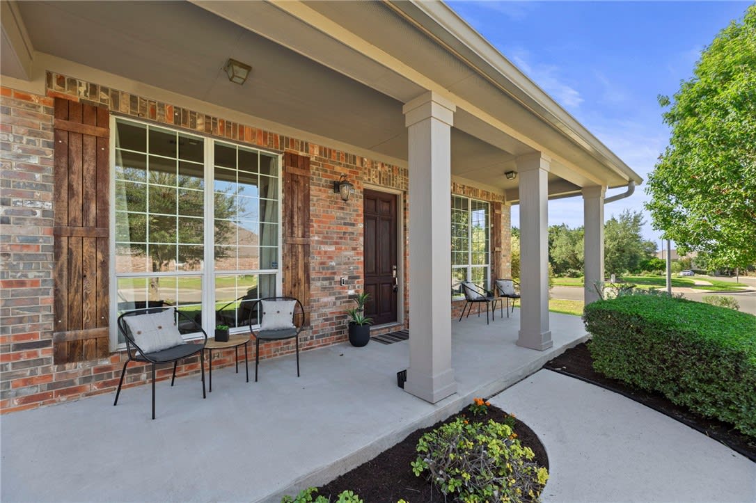 7600 Roaring Springs Dr