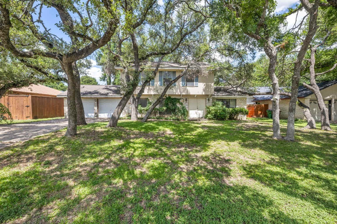 13511 Briar Hollow Dr