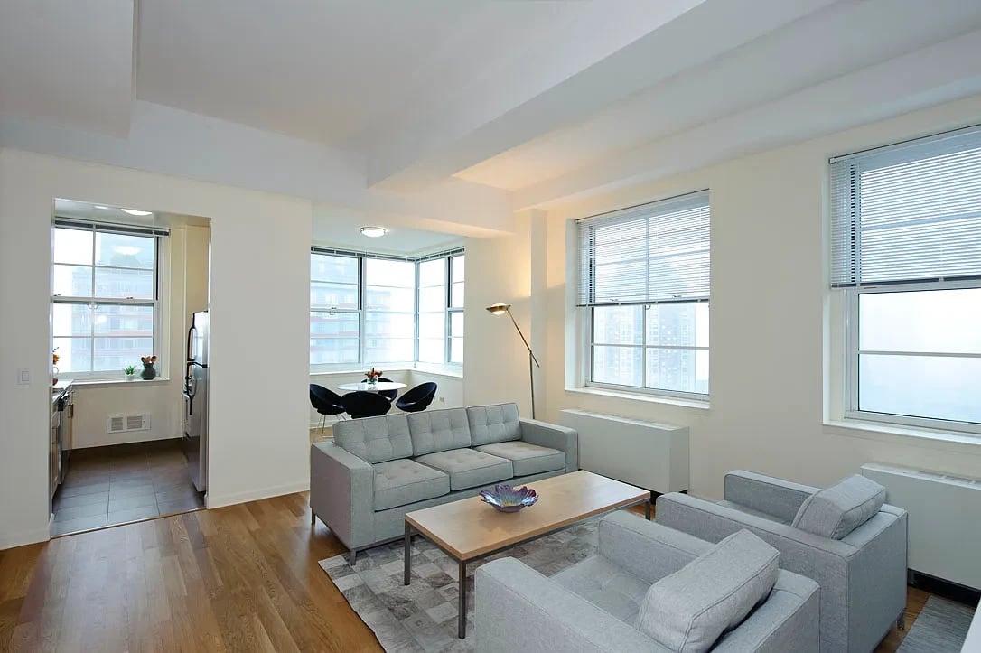 30 W 61st St APT 21C
