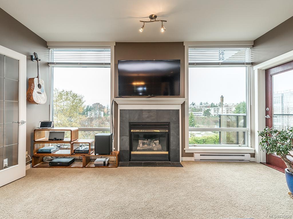 301-330 Waterfront Cres