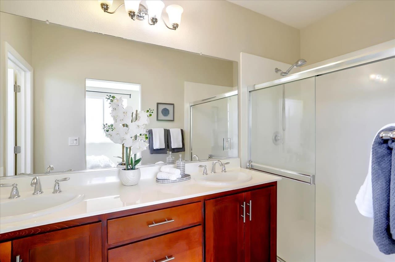 272 Currlin Cir