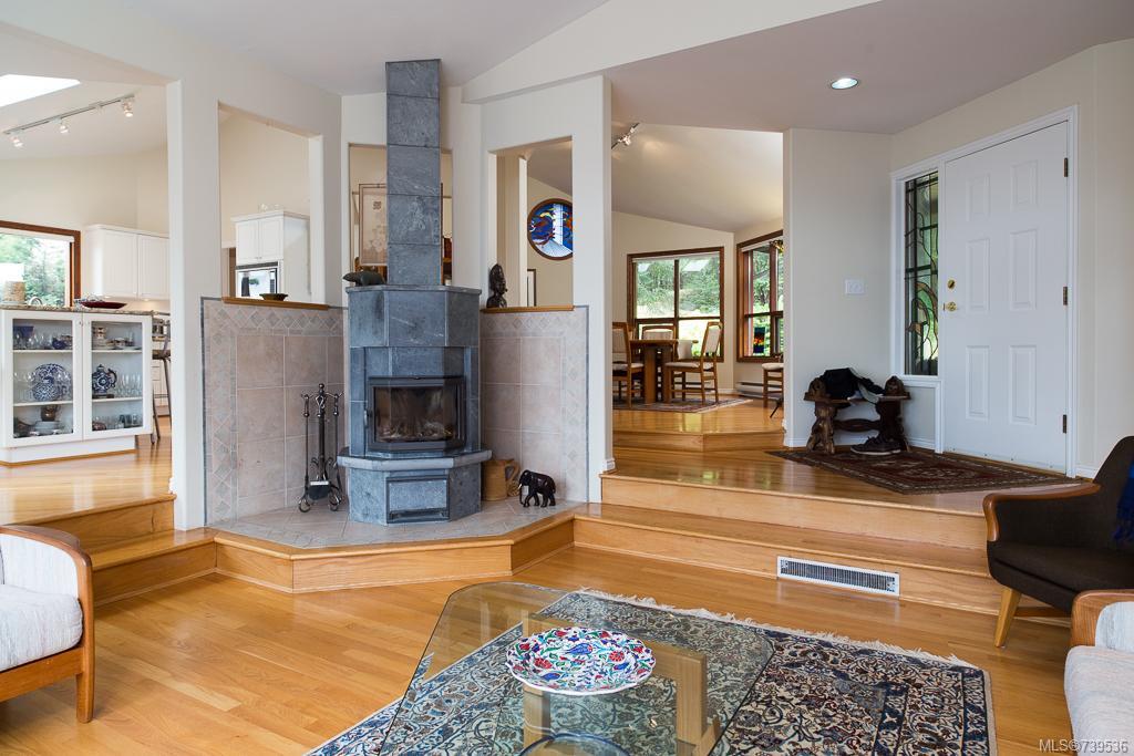 4286 Camsusa Rd, Malahat