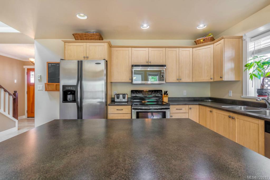3251 Walfred Pl, Langford