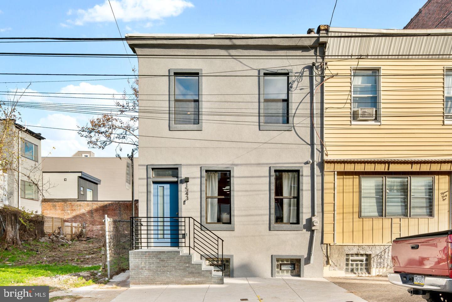 Modern, 18-foot wide renovation in Brewerytown
