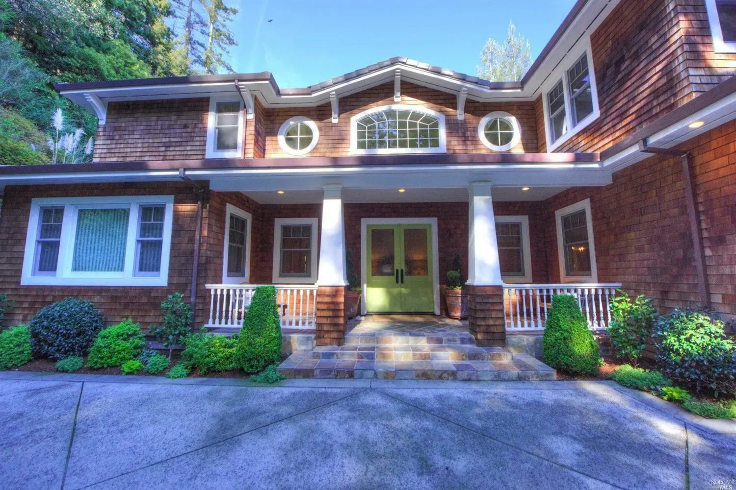8 Woodland Pl