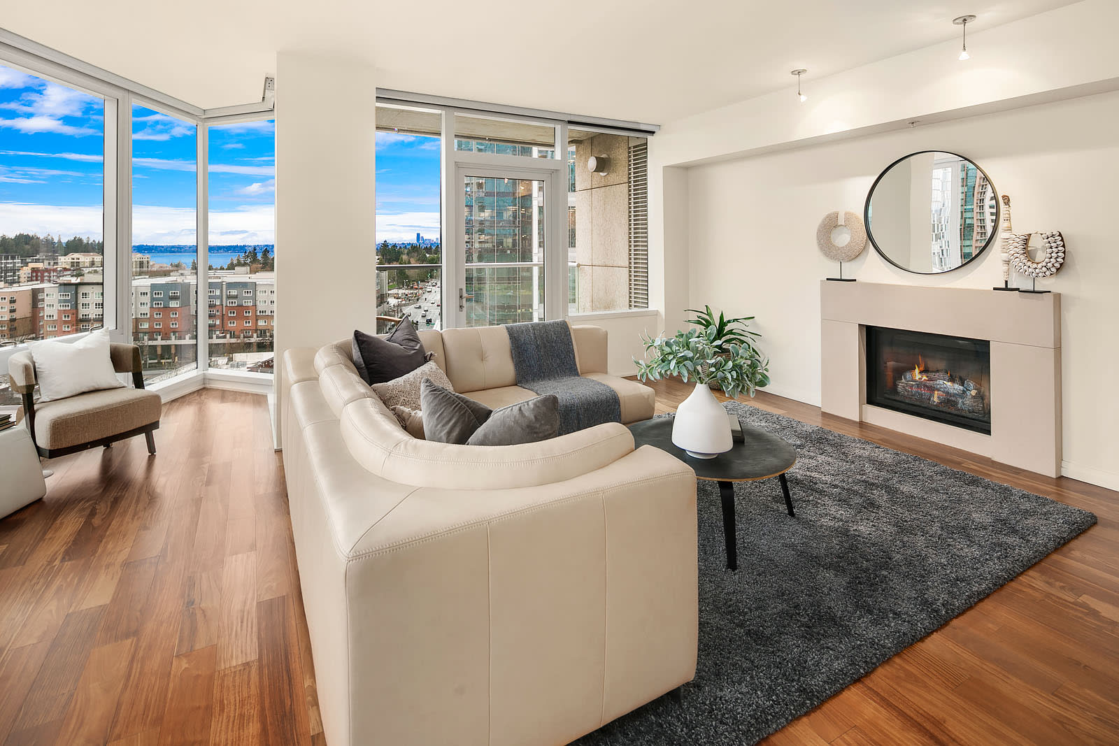 10700 NE 4th Street, Unit 1016
