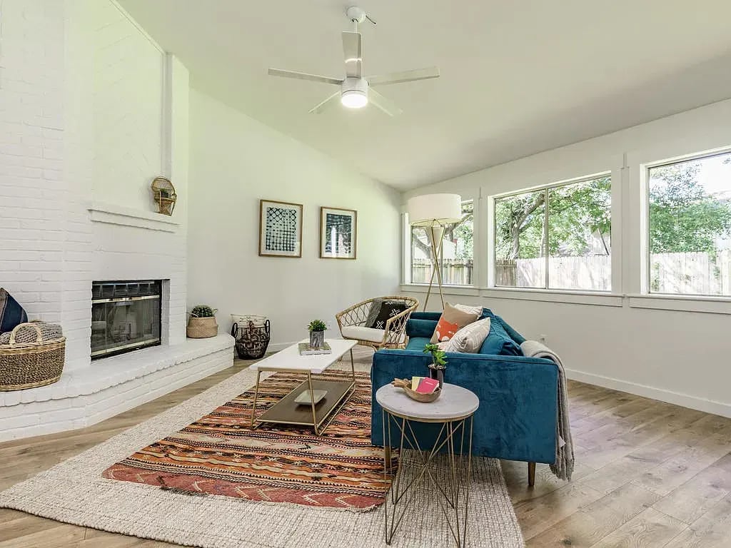 7912 Finch Trl