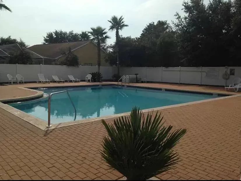 102 SANDALWOOD Lane
