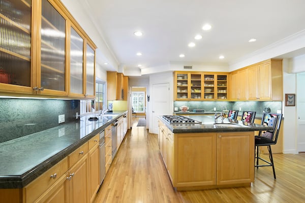 605 N Alta Dr