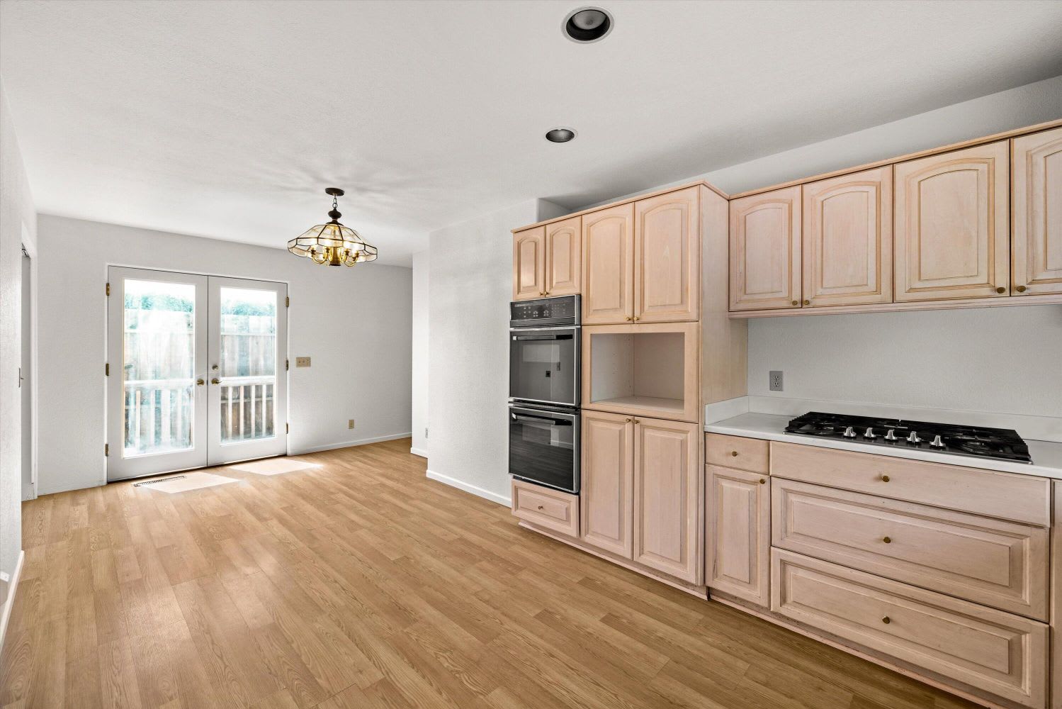 107 W Quinto St