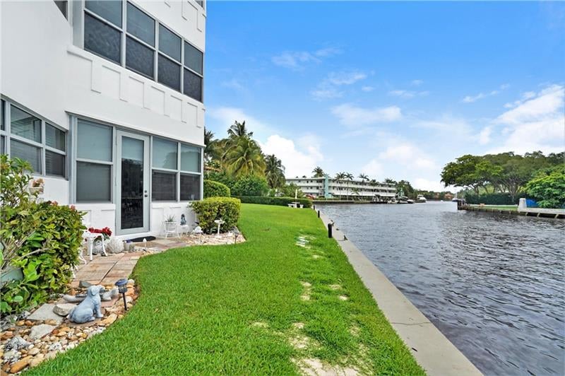 818 SE 4th St Unit #204