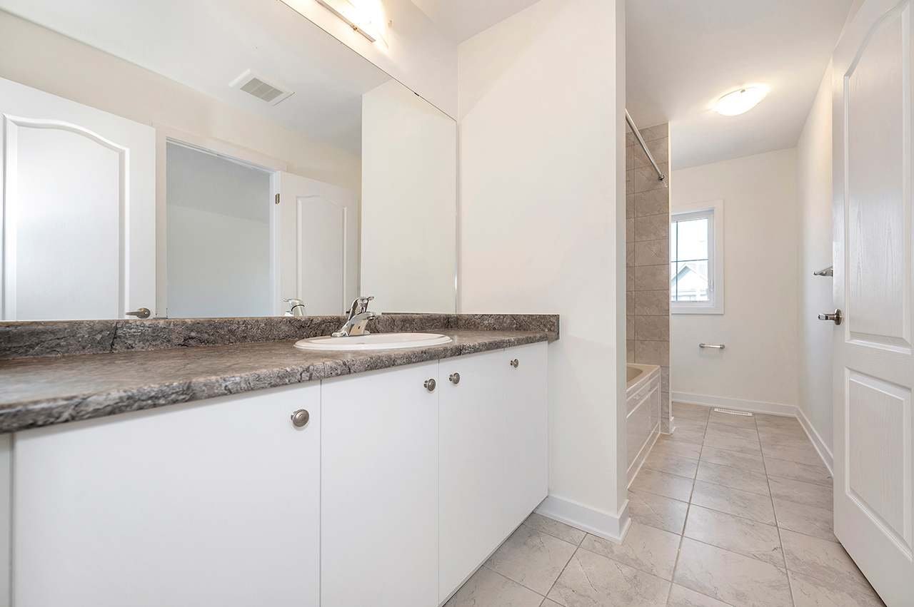 194 Aviron Cres