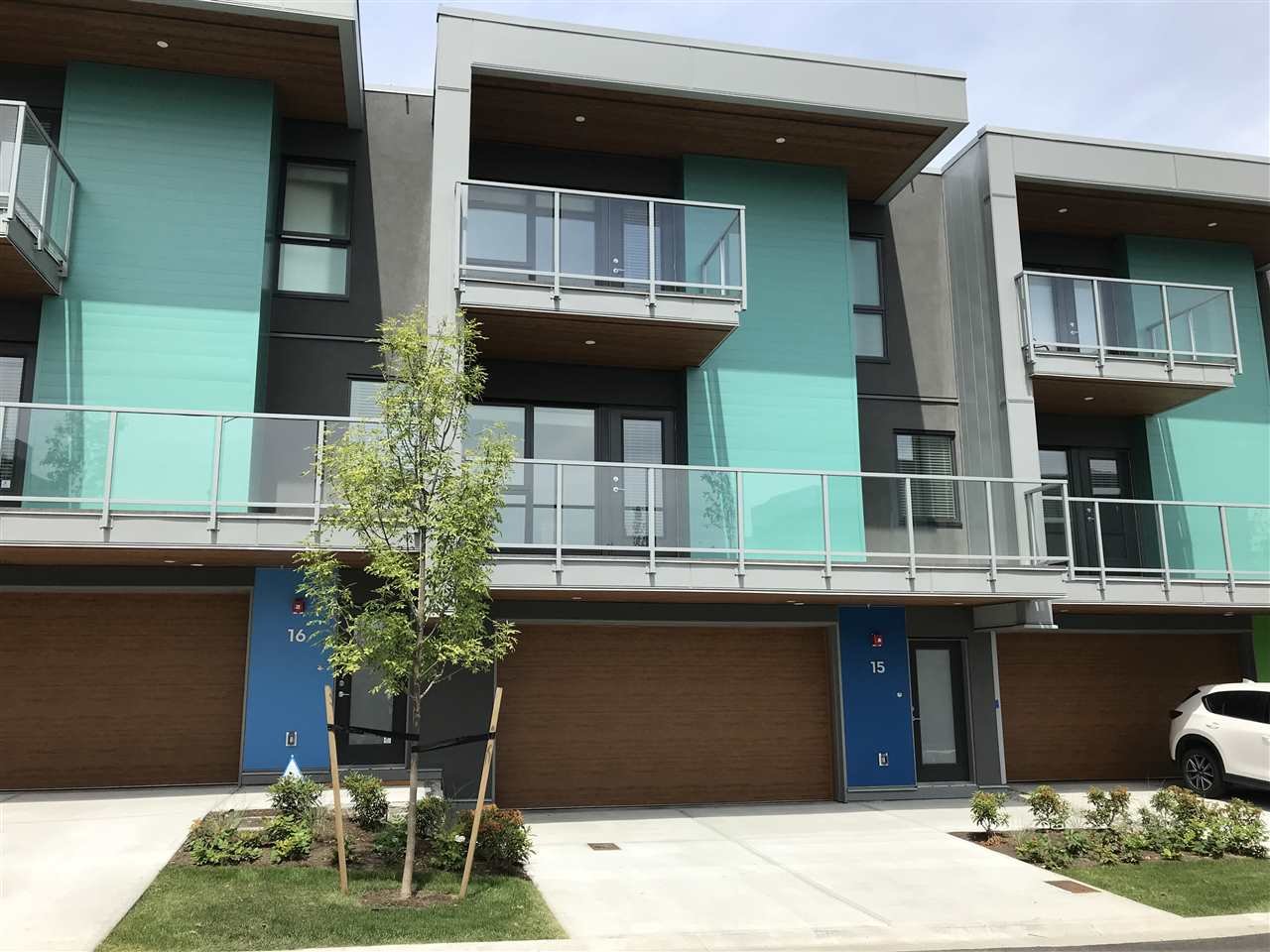 15-3596 Salal Dr